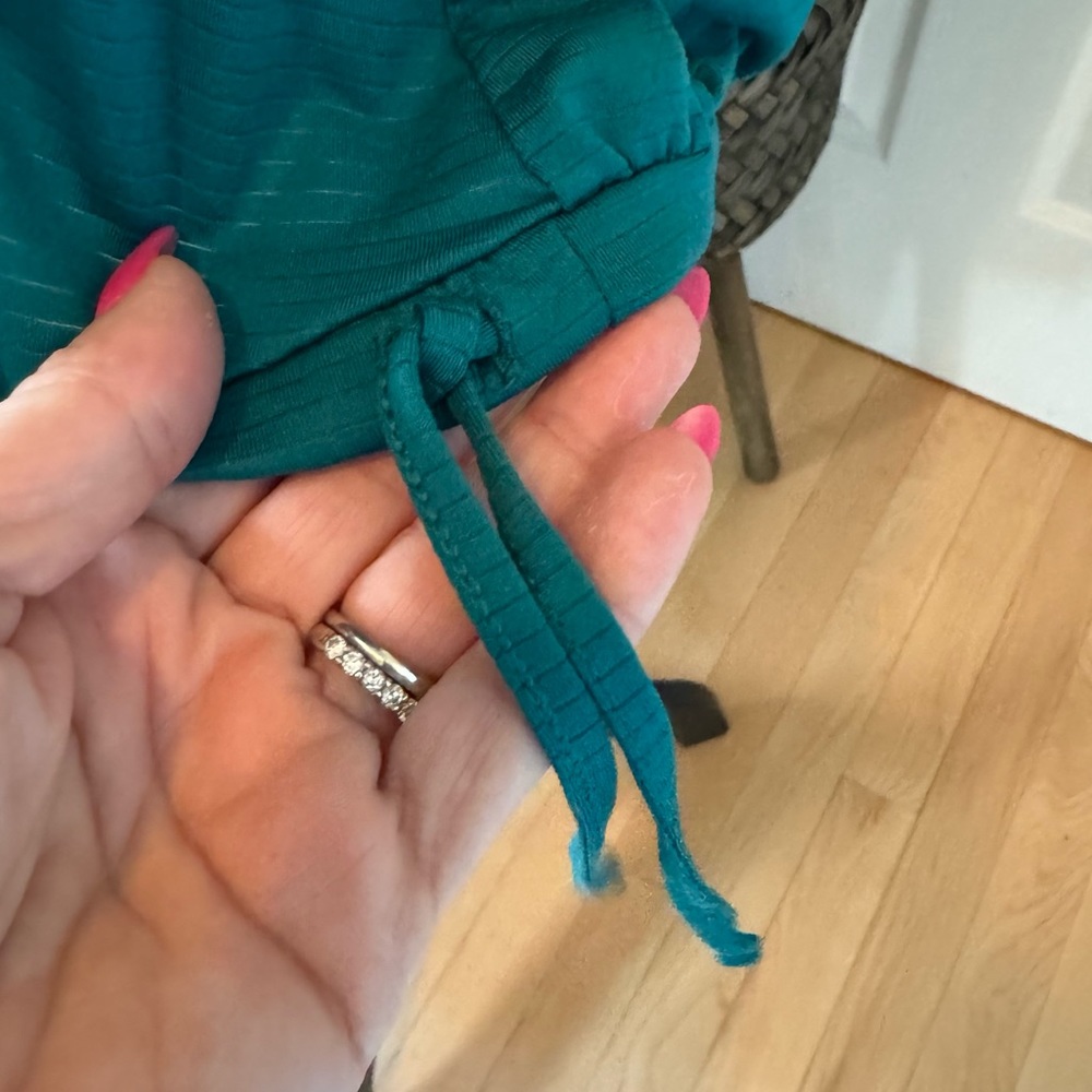Old Navy Loose Fit Activewear Racerback Turquoise Tank Top Size M. - Picture 4 of 6